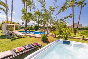 Son Duri House With Pool