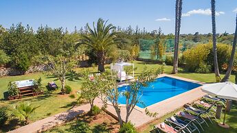Son Duri House With Pool