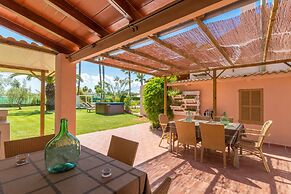 Son Duri House With Pool