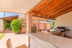 Son Duri House With Pool