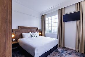 The Lakes Hotel, Rosebery
