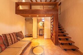 Country House in Buger With Pool & Near Beach