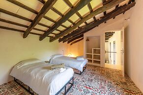 Country House in Buger With Pool & Near Beach