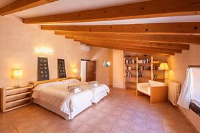 Country House in Buger With Pool & Near Beach