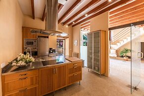 Country House in Buger With Pool & Near Beach