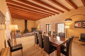 Country House in Buger With Pool & Near Beach