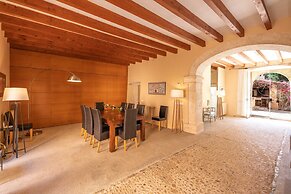 Country House in Buger With Pool & Near Beach