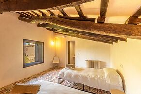 Country House in Buger With Pool & Near Beach