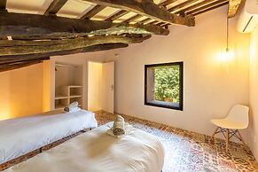 Country House in Buger With Pool & Near Beach