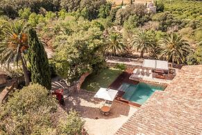 Country House in Buger With Pool & Near Beach