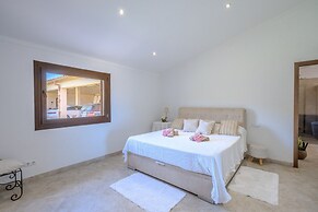 Charming Country House in Selva