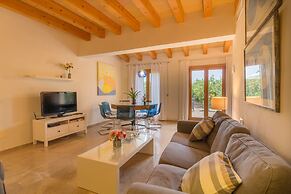 Son Fornes in Inca With Private Pool