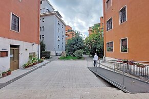The Place Gallia