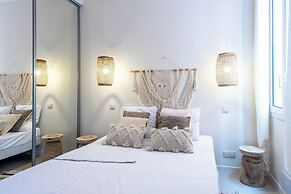 Modern Apartment -2bdr/6p - 300m From the Beach