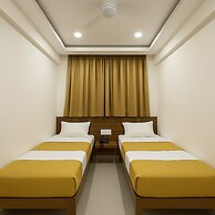 Stay Guru Hari Om Residency