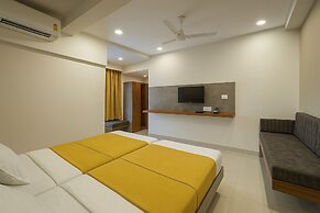 Stay Guru Hari Om Residency