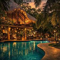 Sundaras Infinity Jungle Resort & Spa