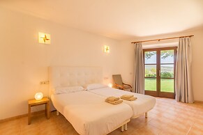 Tranquil Villa in Sant Joan