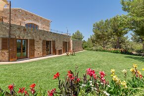 Tranquil Villa in Sant Joan