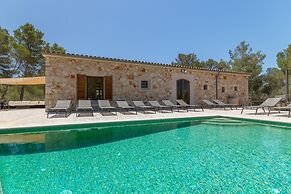 Tranquil Villa in Sant Joan