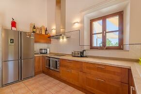 Tranquil Villa in Sant Joan
