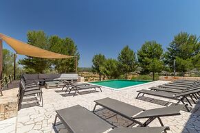 Tranquil Villa in Sant Joan