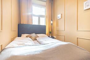 4BR Apt for 10P Walk to Westbahnhof
