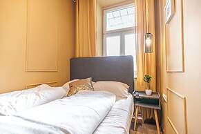 4BR Apt for 10P Walk to Westbahnhof