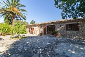 Delightful Country House in Buger