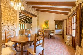 Delightful Country House in Buger