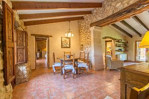 Delightful Country House in Buger