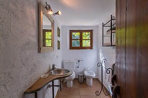 Delightful Country House in Buger