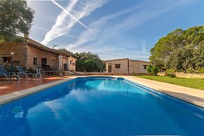Country House Near Algaida Beach