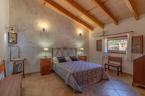 Country House Near Algaida Beach