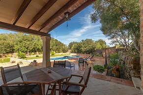Country House Near Algaida Beach