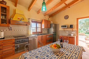 Country House Near Algaida Beach