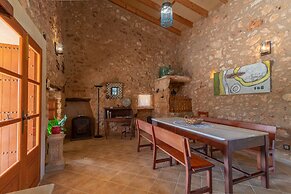 Country House Near Algaida Beach