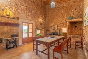 Country House Near Algaida Beach
