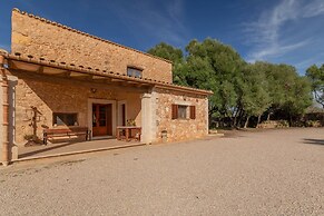 Country House Near Algaida Beach