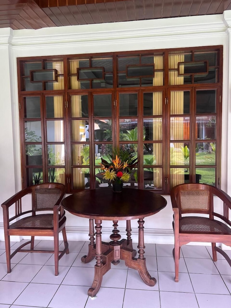Uns Hotel - Bali