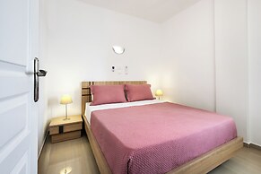 Santorinn Suites