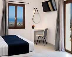 Santorinn Suites