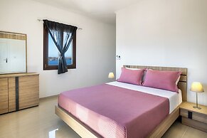 Santorinn Suites