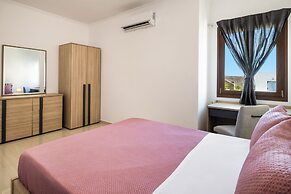 Santorinn Suites
