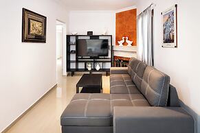 Santorinn Suites