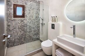 Santorinn Suites