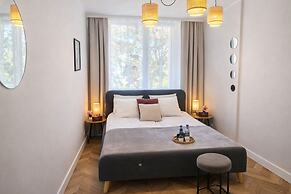 Friends - by Kairos Apartments
