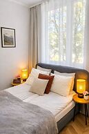 Friends - by Kairos Apartments