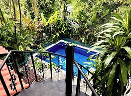 Beautiful private villa w private pool