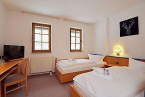 Landhotel Der Distelhof mit Scheunencafé